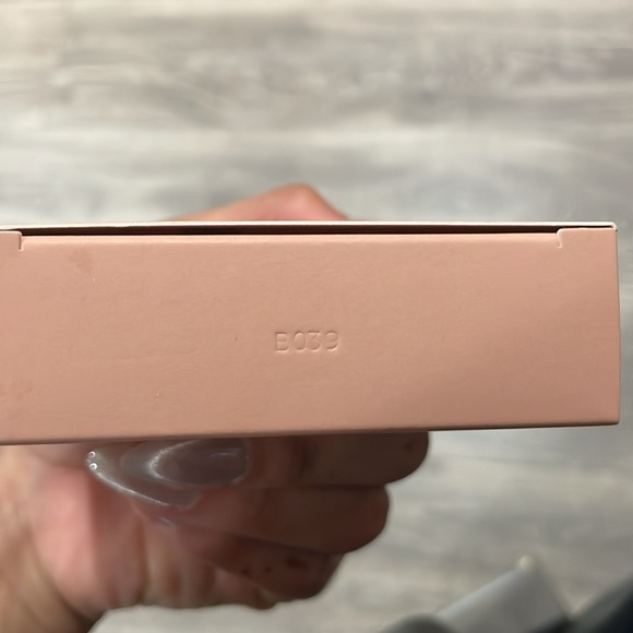 Natasha Denona Hy-Glam Powder Foundation Blurring FlexTech hybrid powder - Picture 5 of 5